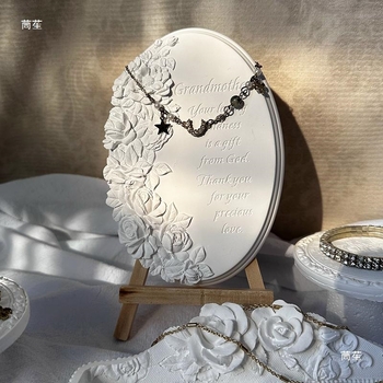 Δίσκος επίδειξης κοσμημάτων με γύψινο τριαντάφυλλο, vintage στυλ αποθήκευσης και προβολής για κολιέ (Spring 2025)