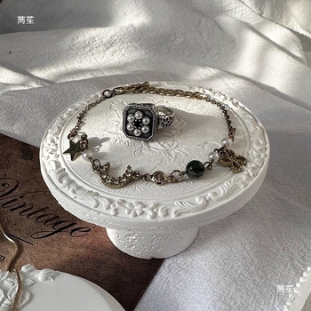 Δίσκος επίδειξης κοσμημάτων με γύψινο τριαντάφυλλο, vintage στυλ αποθήκευσης και προβολής για κολιέ (Spring 2025)