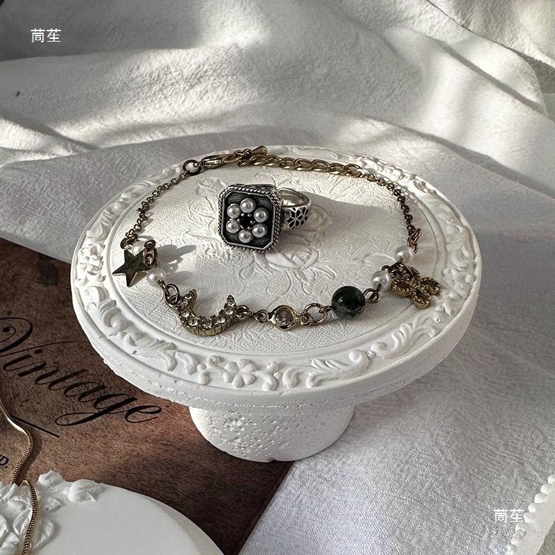 Δίσκος επίδειξης κοσμημάτων με γύψινο τριαντάφυλλο, vintage στυλ αποθήκευσης και προβολής για κολιέ (Spring 2025)