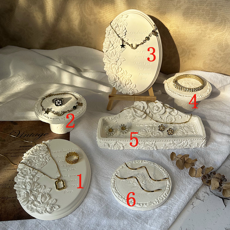 Δίσκος επίδειξης κοσμημάτων με γύψινο τριαντάφυλλο, vintage στυλ αποθήκευσης και προβολής για κολιέ (Spring 2025)