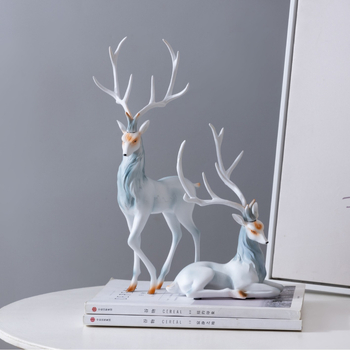 Еленска декоративна фигура от смола – модерен минималистичен дизайн за антре или хол, занаятчийски смолни изделия като подарък за нов дом