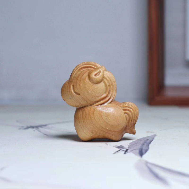 Ξύλινο άλογο για γραφείο – κυπάρισσο ξύλο, μοντέρνος μινιμαλιστικός γλυπτός, λείανση, δώρο γενεθλίων