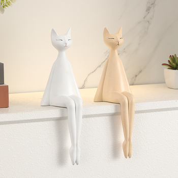 Buck марка Манэки-неко котешка фигурка - изработена от смола, карикатурен стил, седяща поза, за декоративно оформление в дневната върху телевизионен шкаф или библиотека