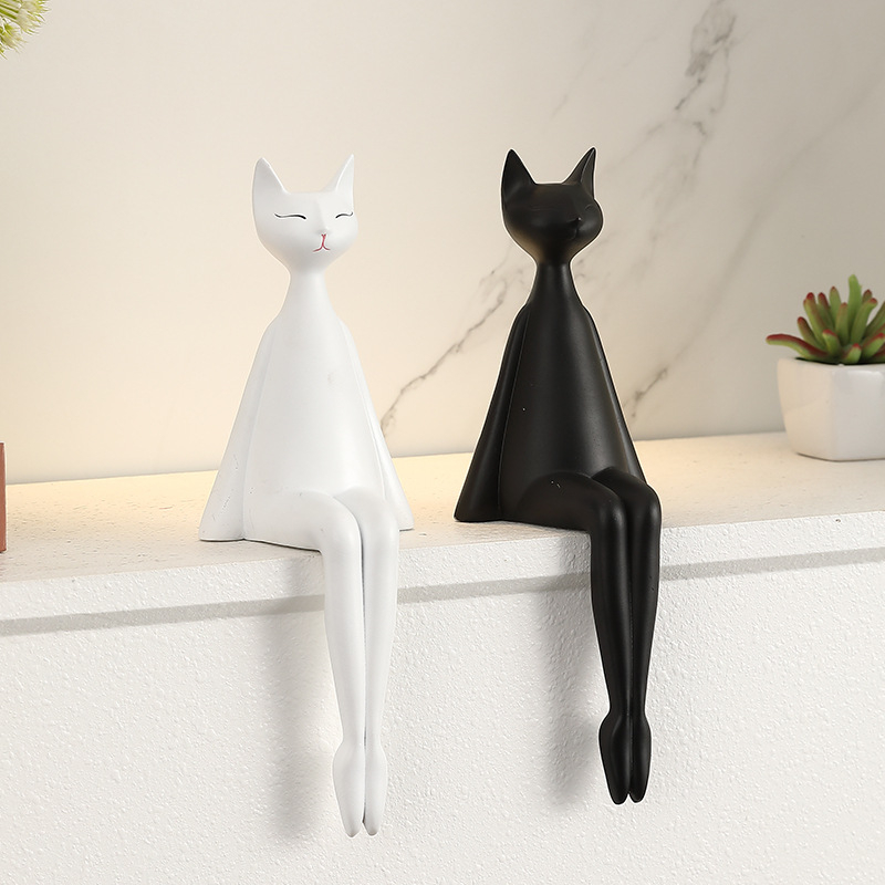 Buck marka Maneki-neko mačja figurica - od smole, karikatura stil, sjedeći položaj, za izlaganje u dnevnom boravku na TV ormariću ili polici