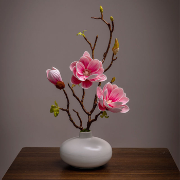 Dirbtinė magnolija dekoracija – įėjimui ir svetainei – Medžiaga: šilkas žiedas; Veislė: Magnolia; Tekstūra: realistinė; Paskirtis: dekoratyvinis