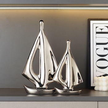 Κεραμικό διακοσμητικό καραβάκι, απλός και μοντέρνος σχεδιασμός, ηλεκτροπλατιωμένη επιφάνεια, δώρο γενεθλίων σε συμμαθητή