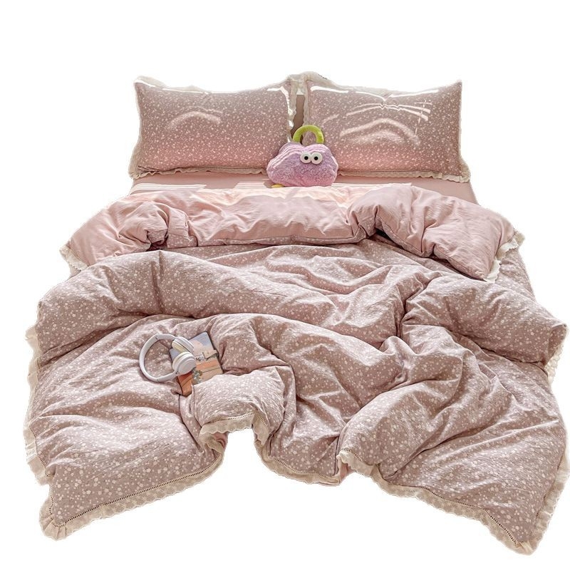 Kokvilnas četrdaļīgs gultasveļas komplekts ar mežģīnēm, Twill audums, reaktīvā druka, svars 2500–3000 g, ziedu raksts