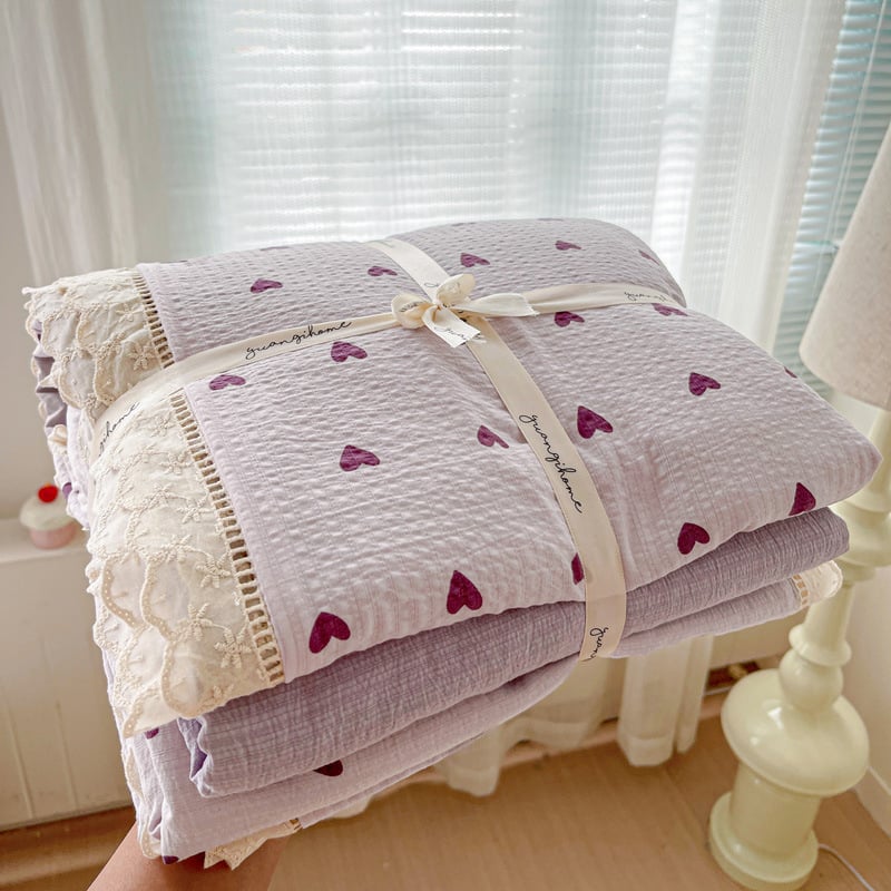 Kokvilnas četrdaļīgs gultasveļas komplekts ar mežģīnēm, Twill audums, reaktīvā druka, svars 2500–3000 g, ziedu raksts