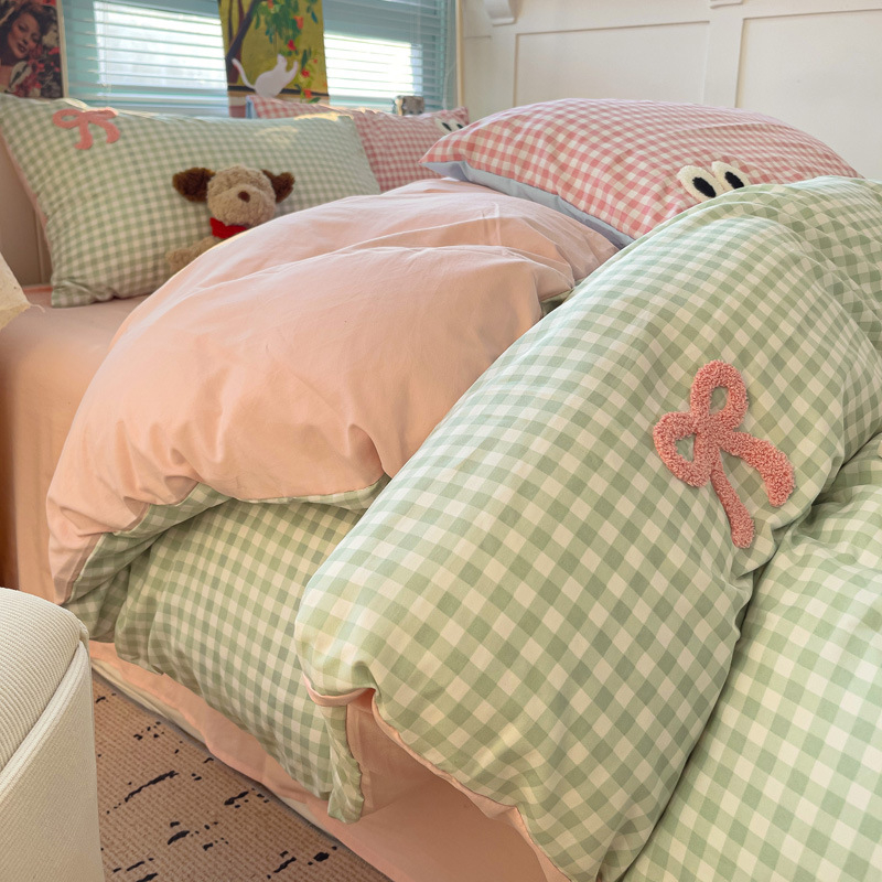 Četrdaļīgs gultas veļas komplekts ar karikatūru izšuvumu, segas pārklājs un palags, sintētiska šķiedra, Twill audums, svars 1000–1500 g