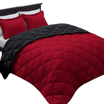 Minden évszakokra alkalmas hotelszobai paplan, kefés szövésű, kémiai rostból készült szövet, töltet közönséges rostból, súly 2-2,5 kg