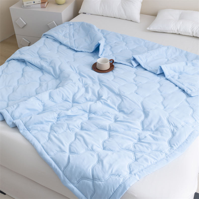 Δροσιστικό καλοκαιρινό πάπλωμα, πλένεται στο πλυντήριο, βαμβακερό ύφασμα, γέμιση πολυεστερικές ίνες, μοντέρνο μινιμαλιστικό στυλ