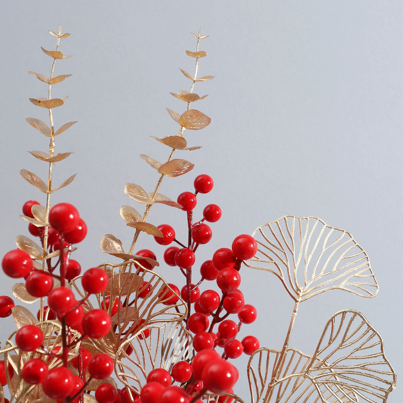 Dirbtinė gėlių dekoracija su eukalipto lapomis ir laimės vaisiais naujųjų metų proga (Prekės ženklas: Jinfeng; Medžiaga: Plastikas; Amatas: dažytas, reljefiškas, injekcinis formavimas; Modelis: 19625154670)