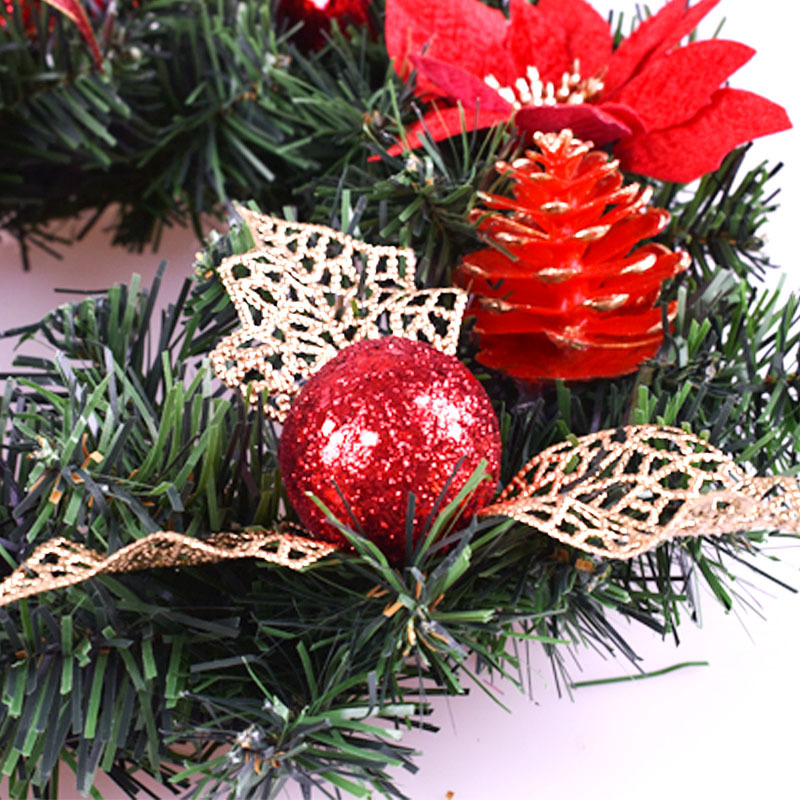 Kalėdinis vainikas ant durų, plastmasos medžiaga, rankų darbo, paruoštas dovanai, šventinė dekoracija