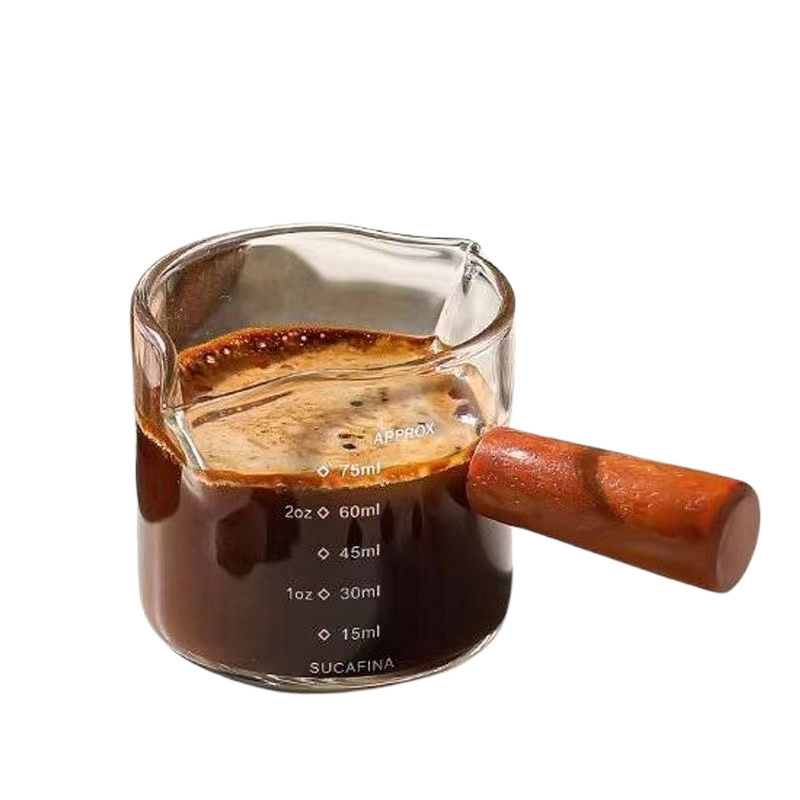 Stiklinė kavos taurelė su graduota espresso ekstrakcijos skale ir medine rankena, apsauga nuo nudegimų