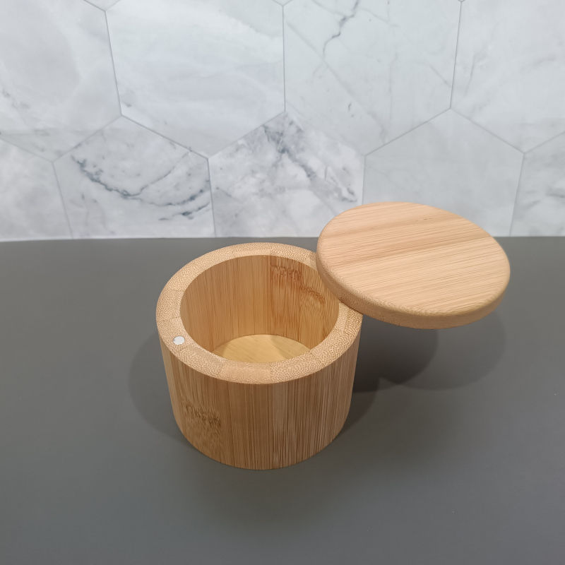 Bambuko prieskonių indelis su šaukšteliu ir druskos indeliu, virtuvės laikymo dėžė su pasukamu magnetiniu dangteliu, logotipo spausdinimas galima