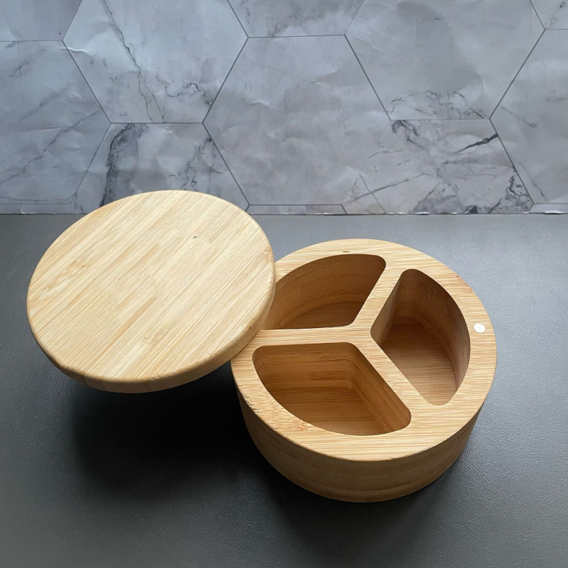 Bambuko prieskonių indelis su šaukšteliu ir druskos indeliu, virtuvės laikymo dėžė su pasukamu magnetiniu dangteliu, logotipo spausdinimas galima