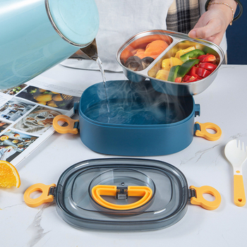 Plastmasas pusdienu kastīte, trīs slāņu izolācija, kvadrāta forma, tilpums 0.8–2 L, nav piemērota mikroviļņu krāsnij.