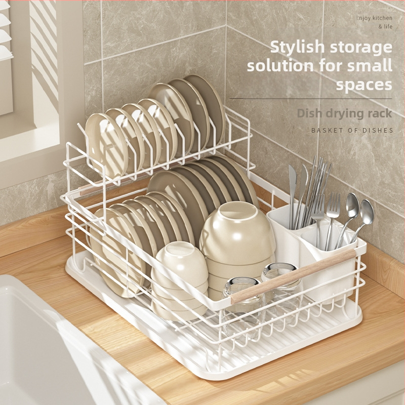 Notekas trauku plaukts virtuvē – dzelzs stieples materiāls, mūsdienīgs minimālisma stils, uzglabāšana pie izlietnes, piemērots bļodām un traukiem