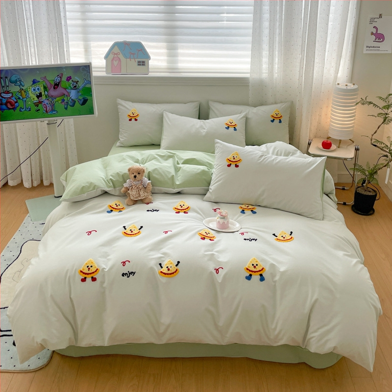 Četru daļu gultas veļas komplekts ar sheet-type dizainu, mūsdienīgs minimālisma stils, reaaktīvā krāsošana audumam, ķīmiskas šķiedras