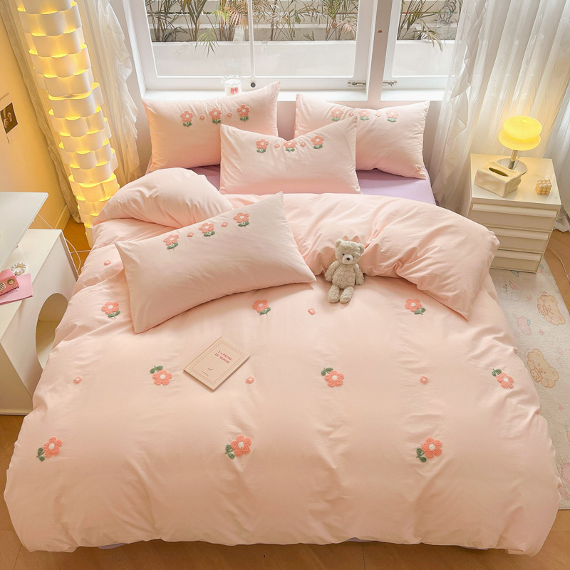 Četru daļu gultas veļas komplekts ar sheet-type dizainu, mūsdienīgs minimālisma stils, reaaktīvā krāsošana audumam, ķīmiskas šķiedras