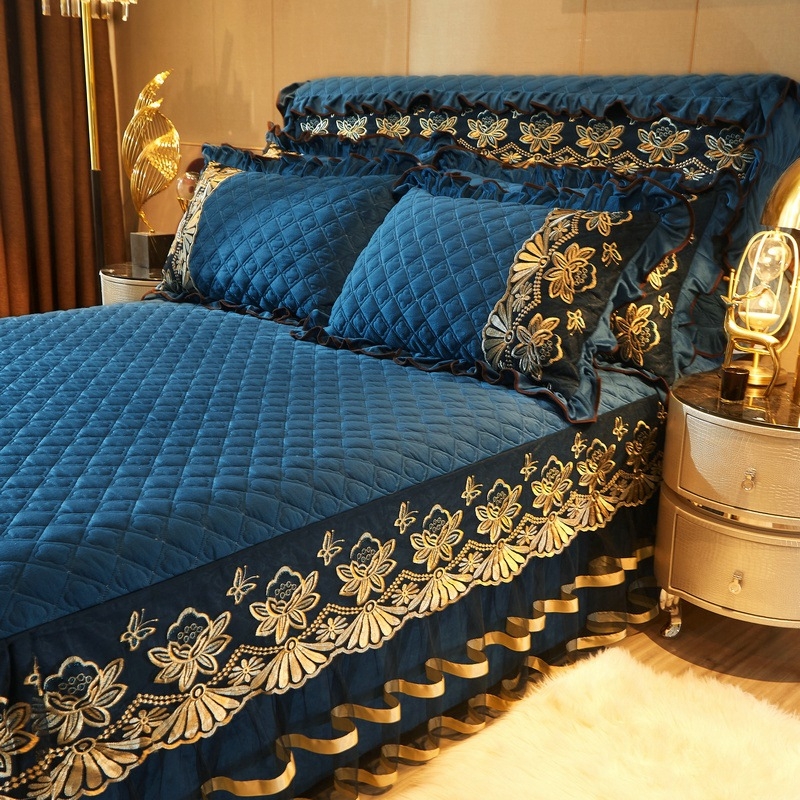 Trys dalių komplektas: Quiltuotas kristalinis velvet lovos sijonas, pilies stilius, vieno spalvos raštas