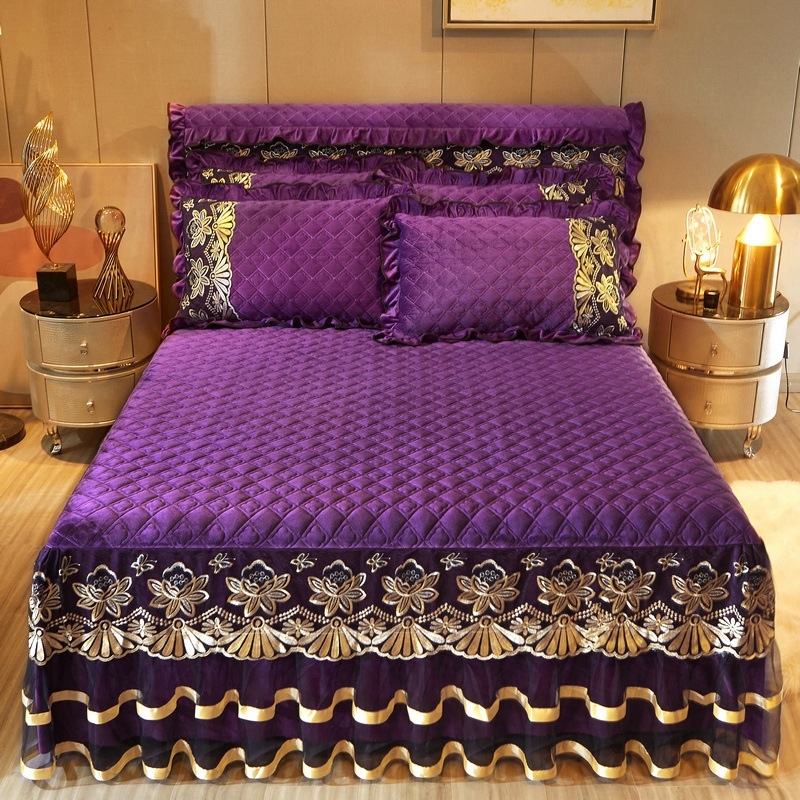 Trys dalių komplektas: Quiltuotas kristalinis velvet lovos sijonas, pilies stilius, vieno spalvos raštas