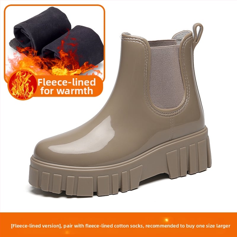 Moteriški lietaus batai, vidutinio aukščio viršus, storesnė padas, PVC viršus, vidutinio kulno 3–5 cm, vientisos spalvos, tinka pavasariui, rudeniui ir žiemai