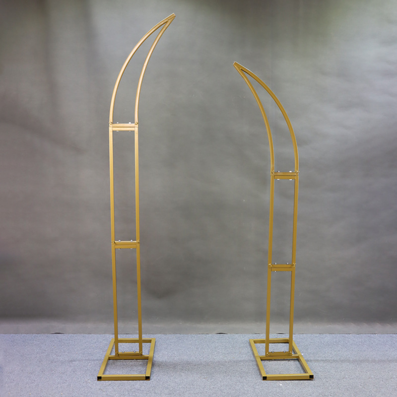 Geležinis vestuvinis arkos su ragų forma lauko vestuvėms