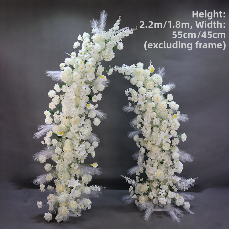 Железен сватбен арк с флорална украса, роговидна форма за открити сватби