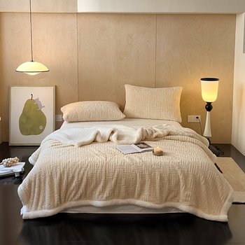 Κουβέρτα από ταφέτα με διπλό πάχος, ανάγλυφο γεωμετρικό μοτίβο με ρίγες, πολυεστέρας, κατάλληλη για όλες τις εποχές, απλός και μοντέρνος στυλ.