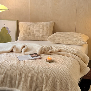 Κουβέρτα από ταφέτα με διπλό πάχος, ανάγλυφο γεωμετρικό μοτίβο με ρίγες, πολυεστέρας, κατάλληλη για όλες τις εποχές, απλός και μοντέρνος στυλ.