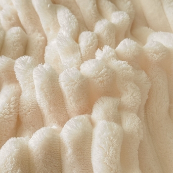 Κουβέρτα velvet φλίς γάλακτος | Υλικό: βελούδο, Βάρος: 800–1000 g, Σχέδιο: ριγές ή μονόχρωμο, Για όλες τις εποχές, Σύγχρονο μινιμαλιστικό στυλ