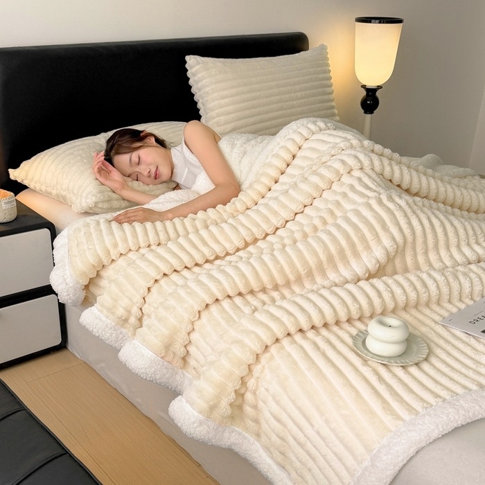 Одеяло от велур флийс | Материал: велур, Тегло: 800–1000 g, Узор: ивици или едноцветно, За всички сезони, Модерен минимализъм