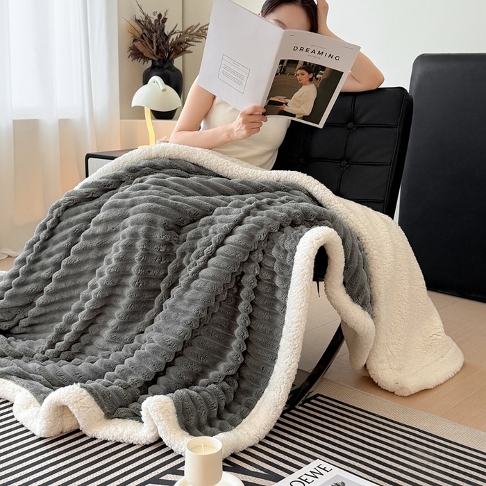 Одеяло от велур флийс | Материал: велур, Тегло: 800–1000 g, Узор: ивици или едноцветно, За всички сезони, Модерен минимализъм