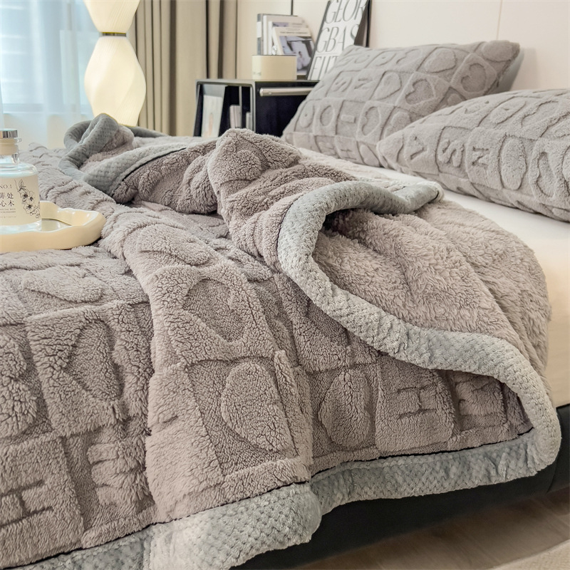 Κλάση Α πλεκτή κουβέρτα από κοραλλιοφλίς με σχέδιο καρδιάς, πολυεστέρας, 300–500 g, κατάλληλη για φθινόπωρο και χειμώνα