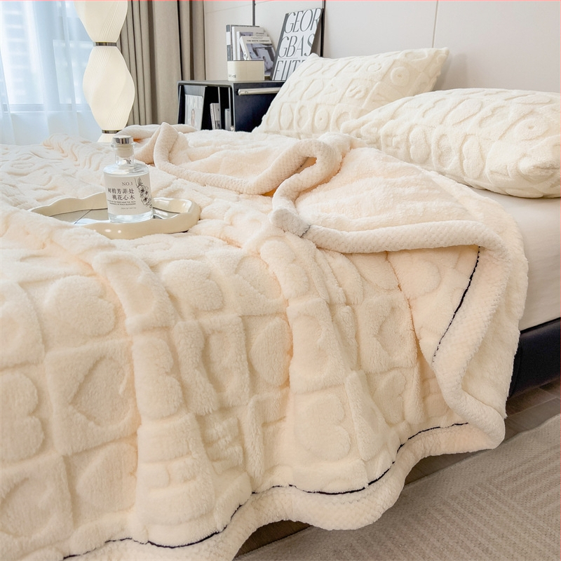 Κλάση Α πλεκτή κουβέρτα από κοραλλιοφλίς με σχέδιο καρδιάς, πολυεστέρας, 300–500 g, κατάλληλη για φθινόπωρο και χειμώνα