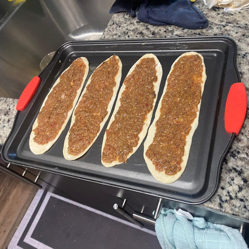 Taisnstūrveida antiadhēzējoša cepamā panna un kūkas forma, izturīga augstām temperatūrām, no oglekļa tērauda, mūsdienīgs vienkāršs dizains.