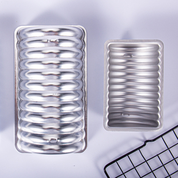 Kepimo forma duonai ir pyragams – anodizuota, atspari aukštoms temperatūroms – tinkama karštoms dešroms ir dešroms