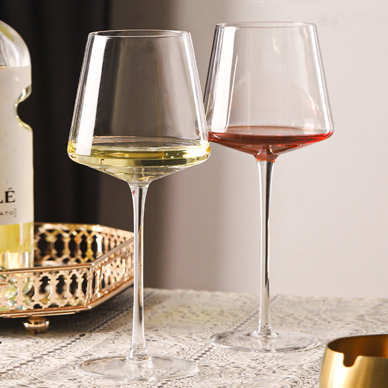 Stiklinė kvadratinė vyno taurelė be švino, modernus minimalistinis stilius, logotipo spausdinimas.