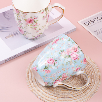 Kavos puodelis iš kaulinio porceliano, su daugiau nei 36% kaulinio miltelių, netaisyklingos formos, gėlių raštas, aukšta temperatūros atsparumas, logotipo spausdinimas įmanomas