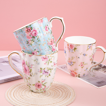 Kavos puodelis iš kaulinio porceliano, su daugiau nei 36% kaulinio miltelių, netaisyklingos formos, gėlių raštas, aukšta temperatūros atsparumas, logotipo spausdinimas įmanomas