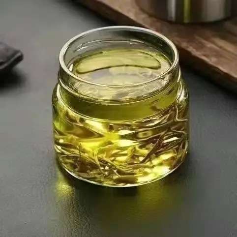 Stiklinė izoliuota arbatos taurelė su atskyrimu arbata-vanduo, su rankena, nešiojama