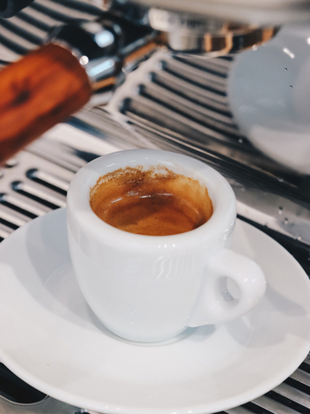 Espresso puodelis keramika, 9 mm storis, su padėklu