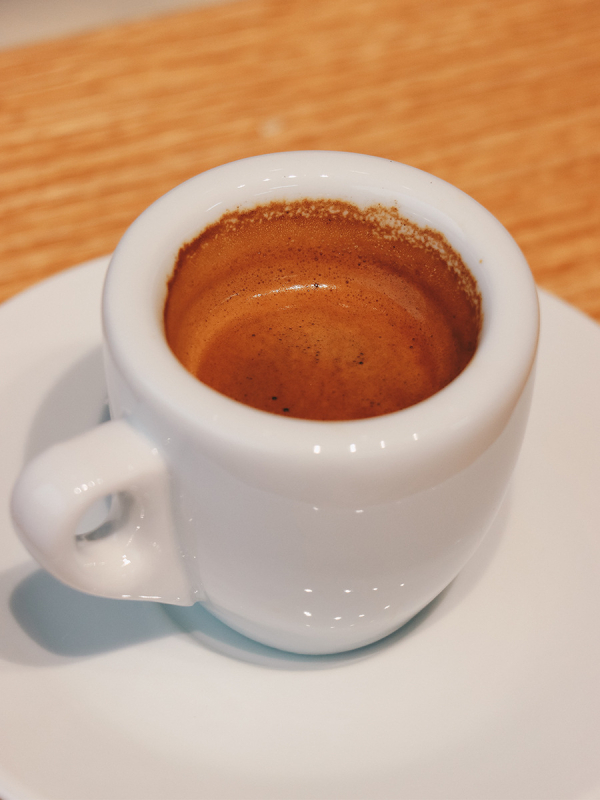 Espresso puodelis keramika, 9 mm storis, su padėklu