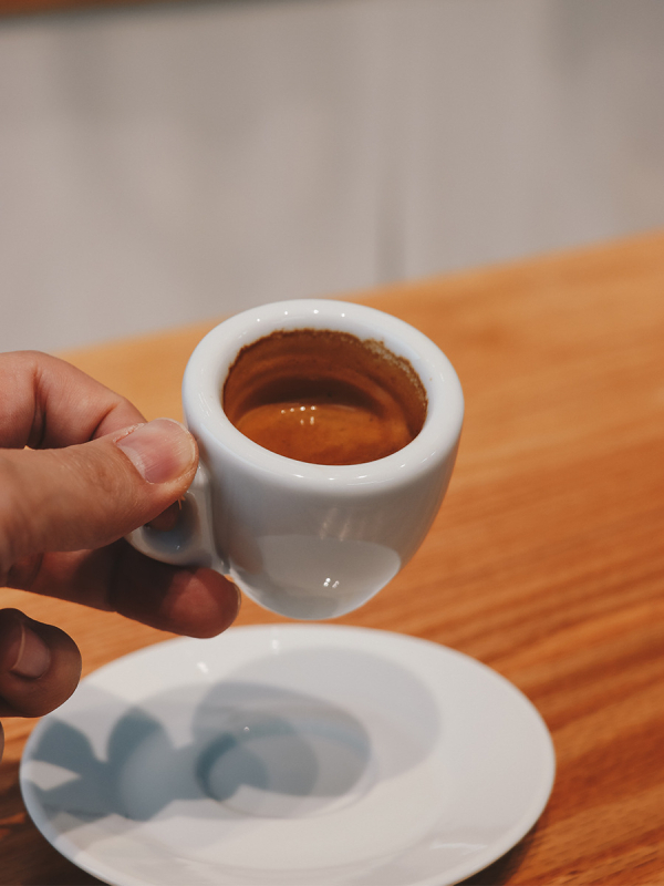 Espresso puodelis keramika, 9 mm storis, su padėklu