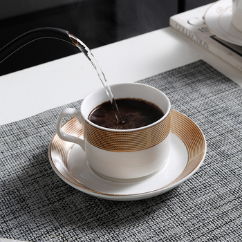 Keramikas kafijas krūze ar apakštasi — mājas komplekts, ar logotipa druku, pielāgošana pieejama, glazēta virsma, apaļa forma