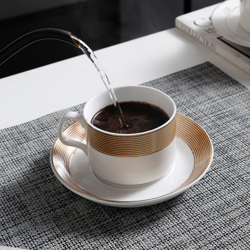 Keramikas kafijas krūze ar apakštasi — mājas komplekts, ar logotipa druku, pielāgošana pieejama, glazēta virsma, apaļa forma