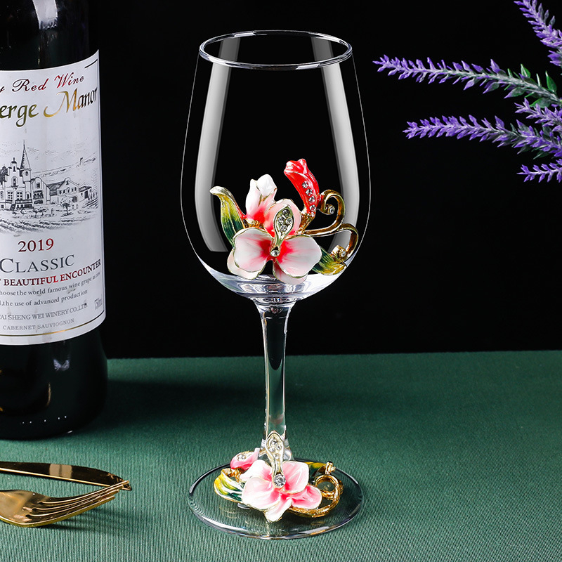 Aukštos kokybės stiklo vyno taure su besisukančiu dekantatoriumi ir Phalaenopsis dizainu – 1 dalių gėrimų komplektas (2025 išleidimas)