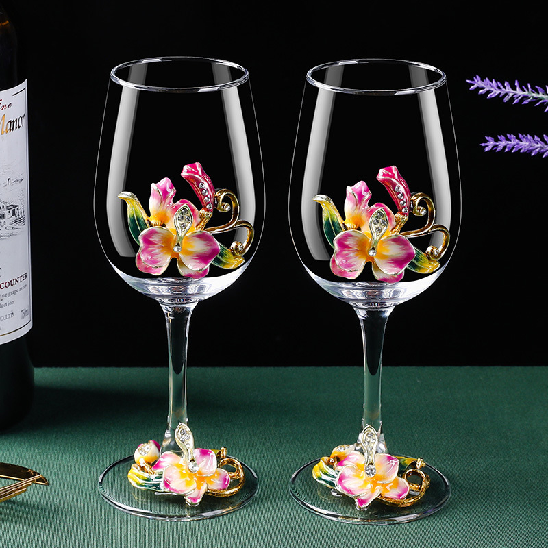 Aukštos kokybės stiklo vyno taure su besisukančiu dekantatoriumi ir Phalaenopsis dizainu – 1 dalių gėrimų komplektas (2025 išleidimas)