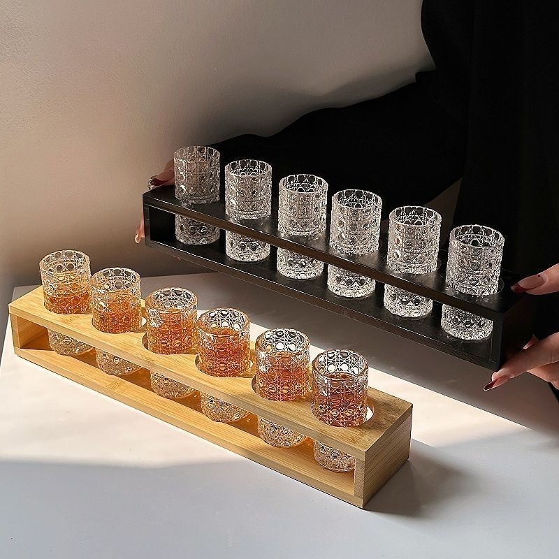 Kokteilinė stiklinė, stiklo korpusas su brangakmenių raštu, šviesus prabanga-retro stilius, talpa virš 1000 ml